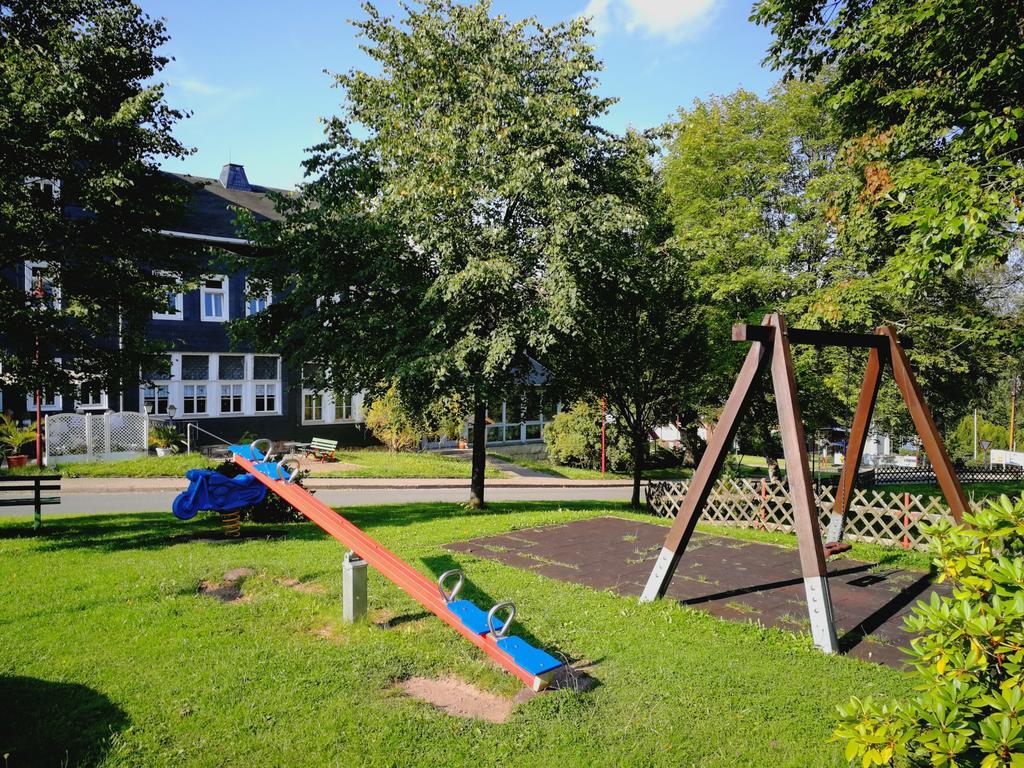 Apartments Und Bistro Zum Glasmacher Gehlberg Extérieur photo